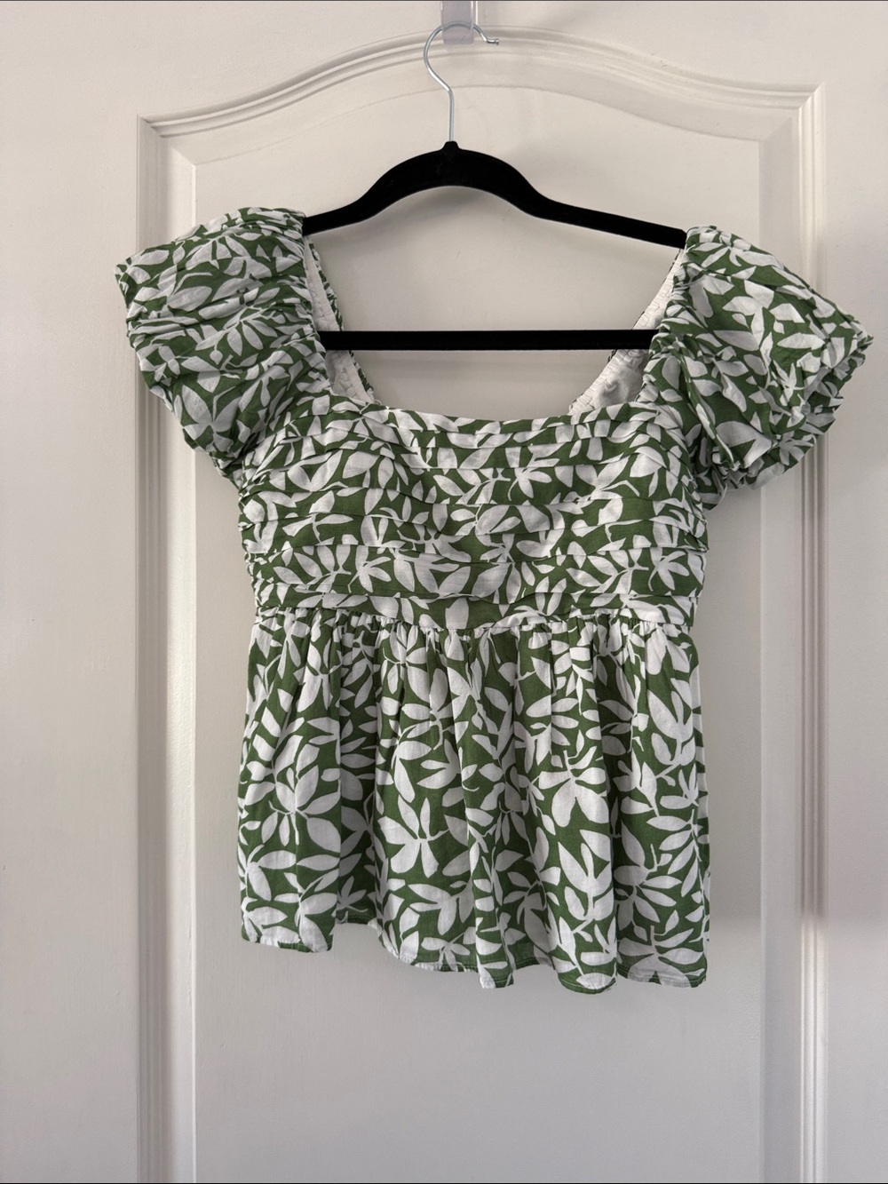 Abercrombie & Fitch Green and White Floral Square-Neck Peplum Top